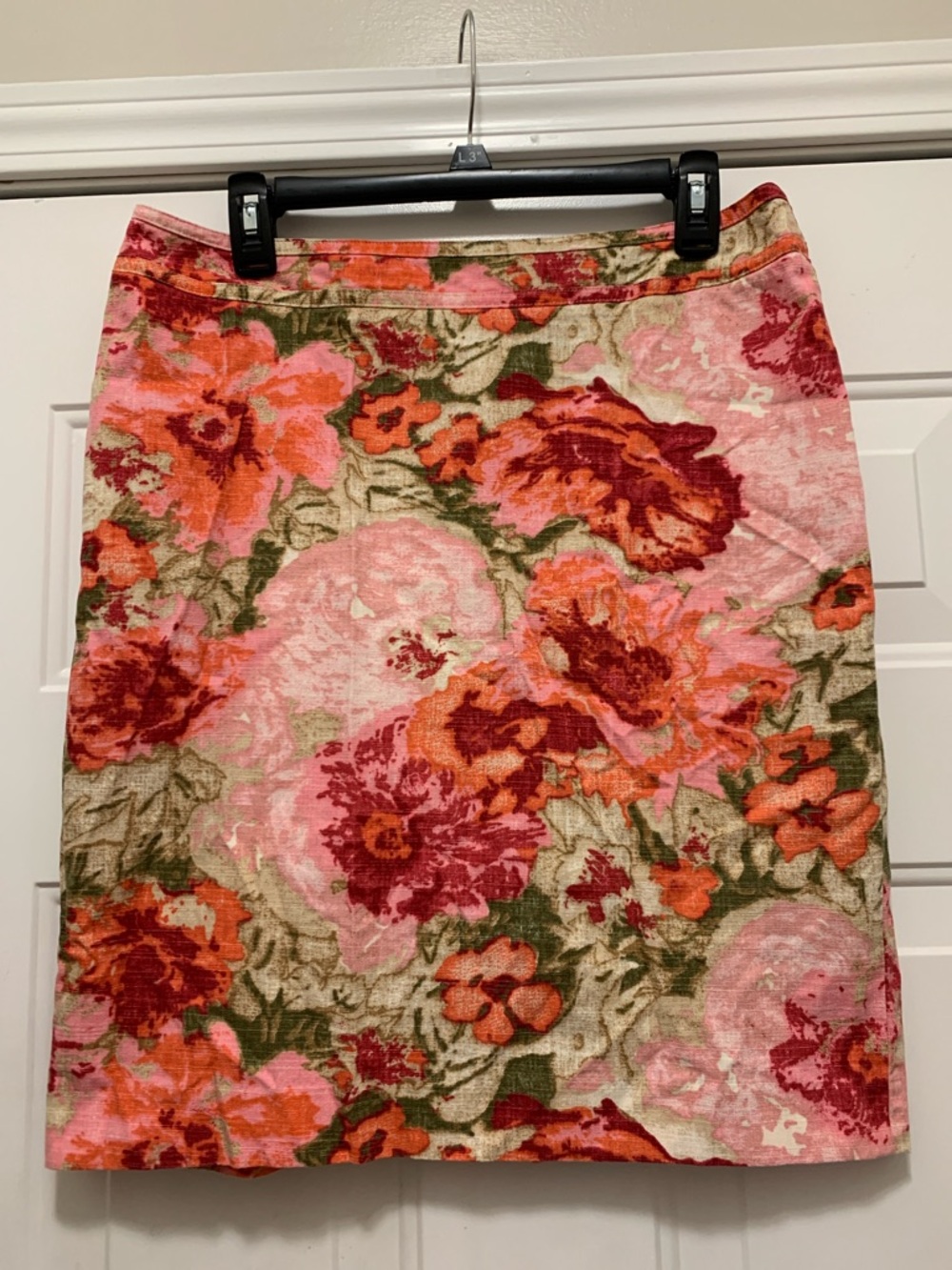 3/$15 Talbots 100% Cotton Floral Pencil Skirt in Pink and Orange Size 10 Petite